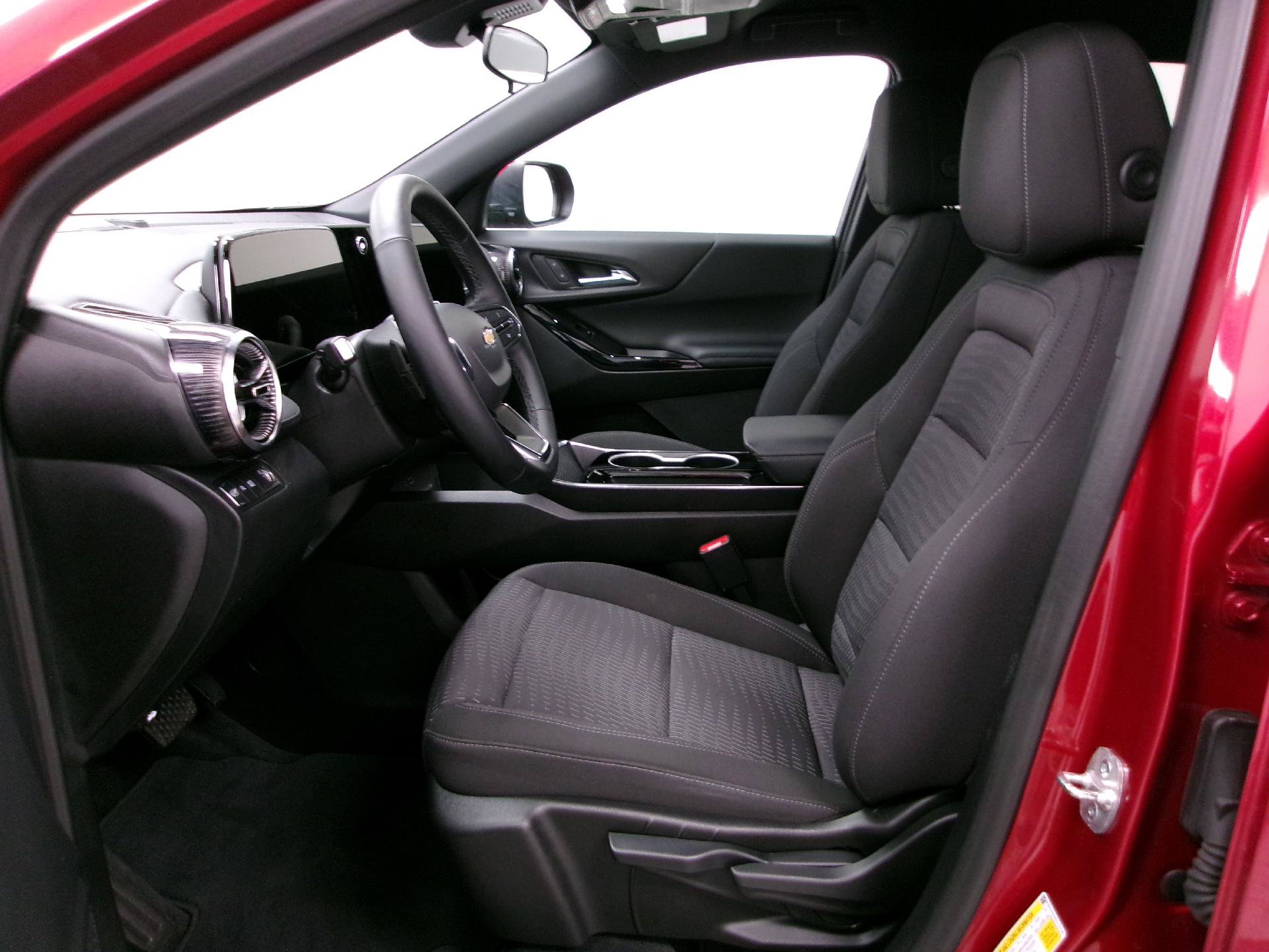Used 2025 Chevrolet Equinox LT FWD image 7