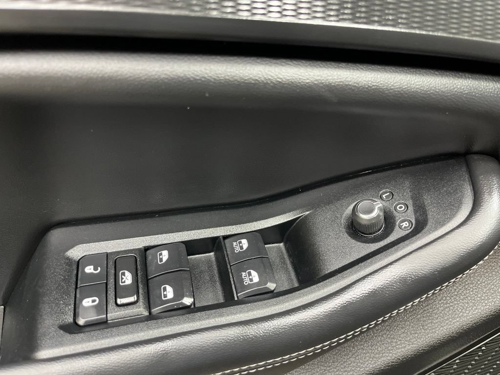 Used 2023 Jeep Grand Cherokee Altitude RWD image 29