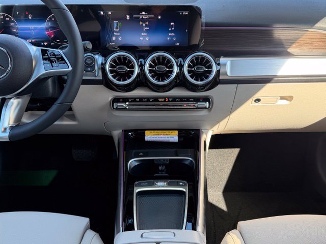 New 2026 Mercedes-Benz GLB 250 4MATIC image 14