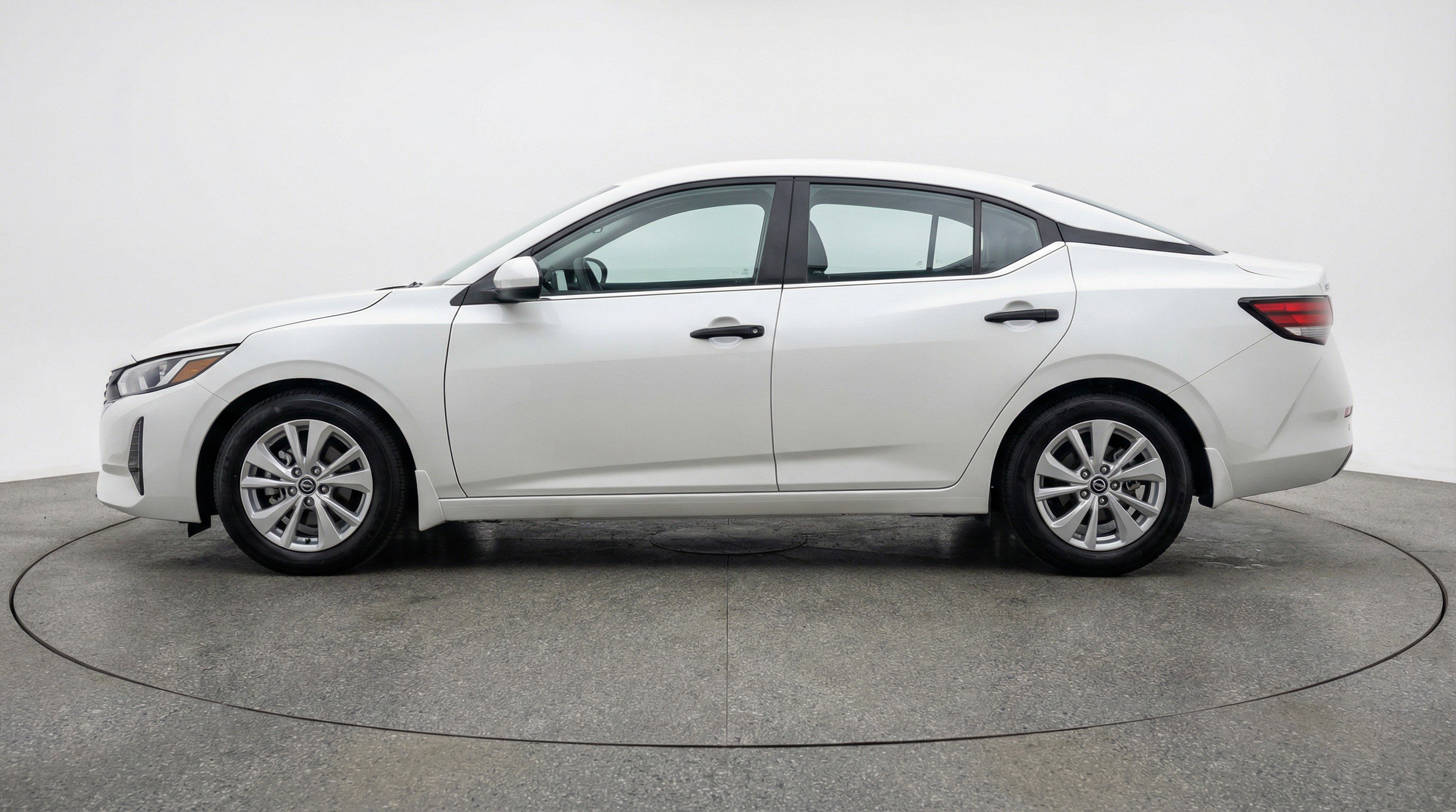 Used 2025 Nissan Sentra S image 5