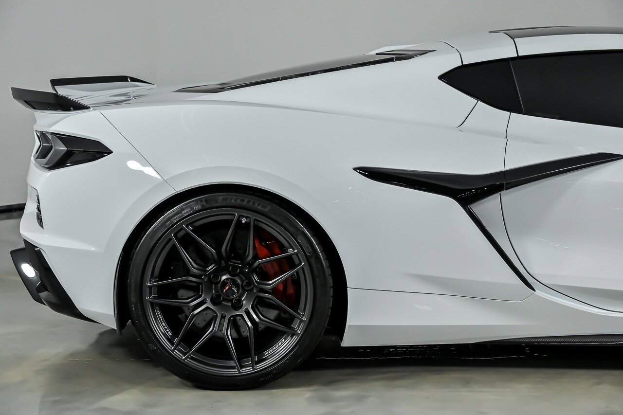 Used 2023 Chevrolet Corvette Z06 w/ Engine Appearance Package RWD image 13