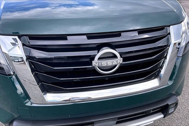 Certified 2024 Nissan Pathfinder Platinum FWD image 31