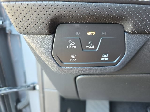 Used 2024 Volkswagen Atlas Cross Sport SE AWD/4WD image 24