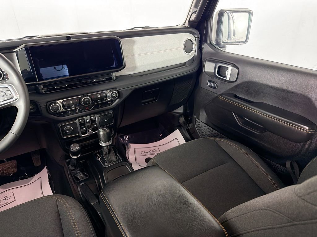 Used 2024 Jeep Wrangler Sahara image 22
