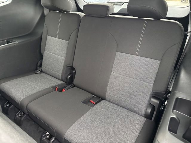 Used 2025 GMC Acadia Elevation image 16