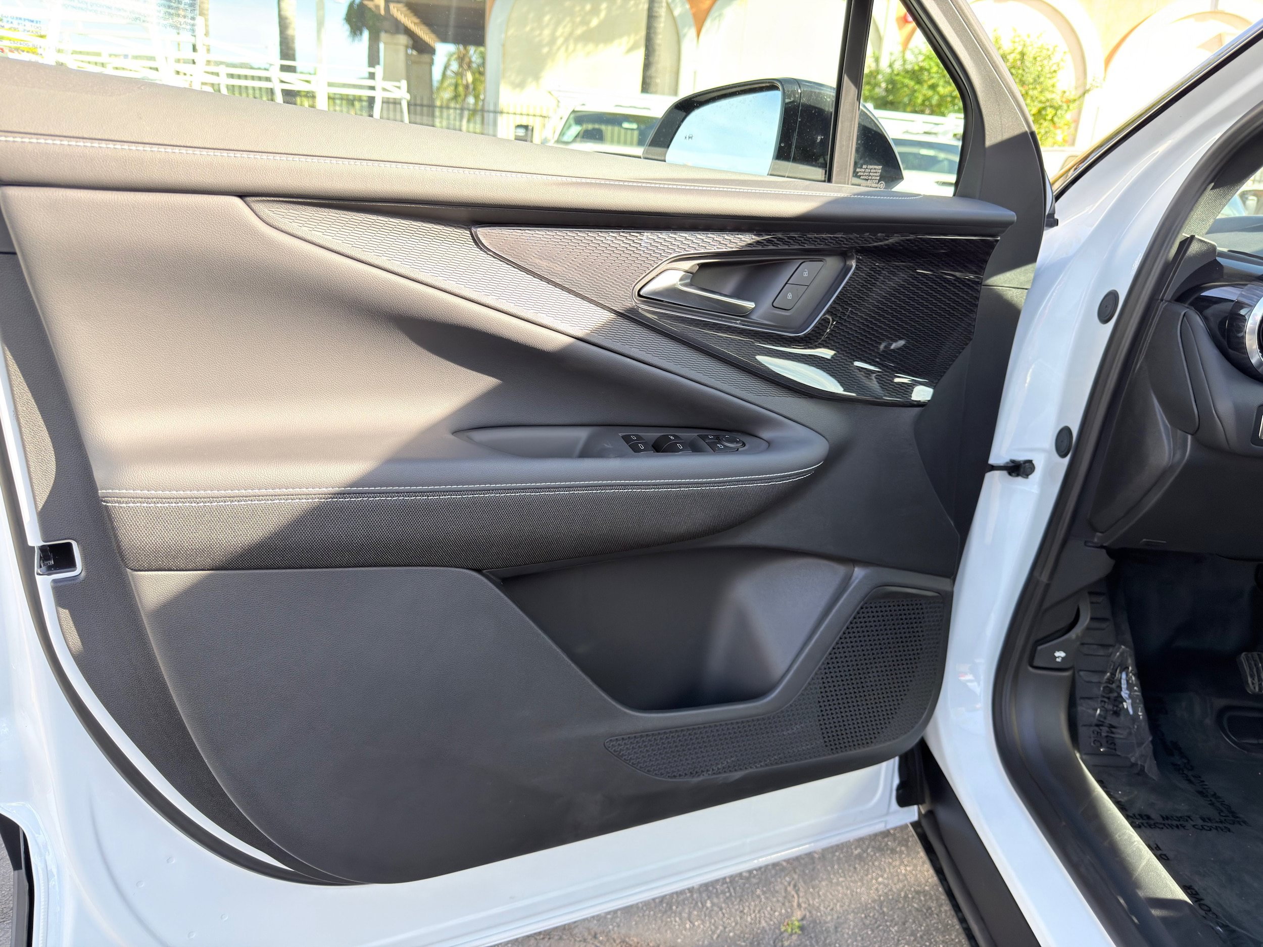 New 2026 Chevrolet Blazer EV LT w/ LPO, Blackout Package FWD image 24