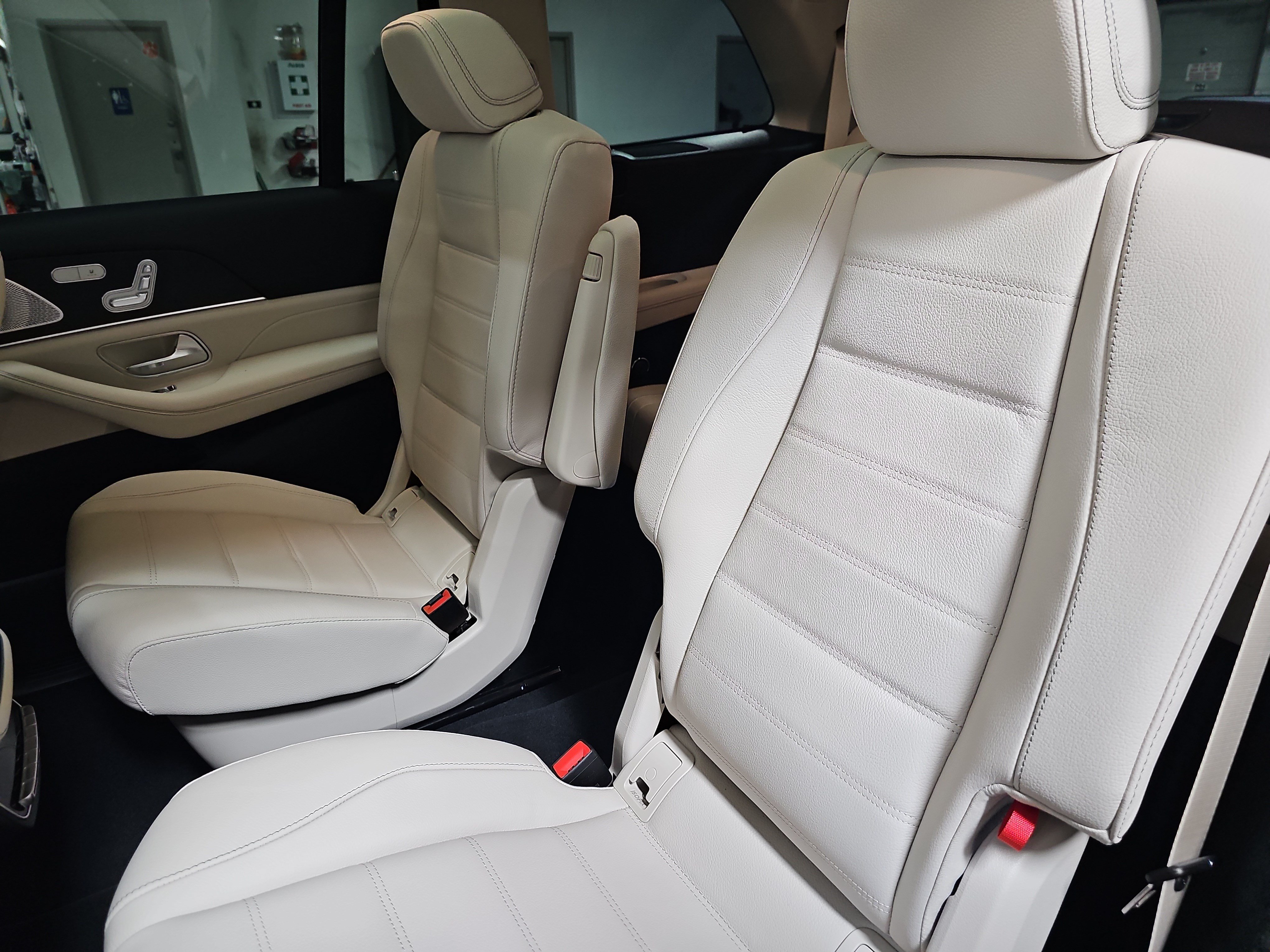 New 2026 Mercedes-Benz GLS 450 4MATIC image 16