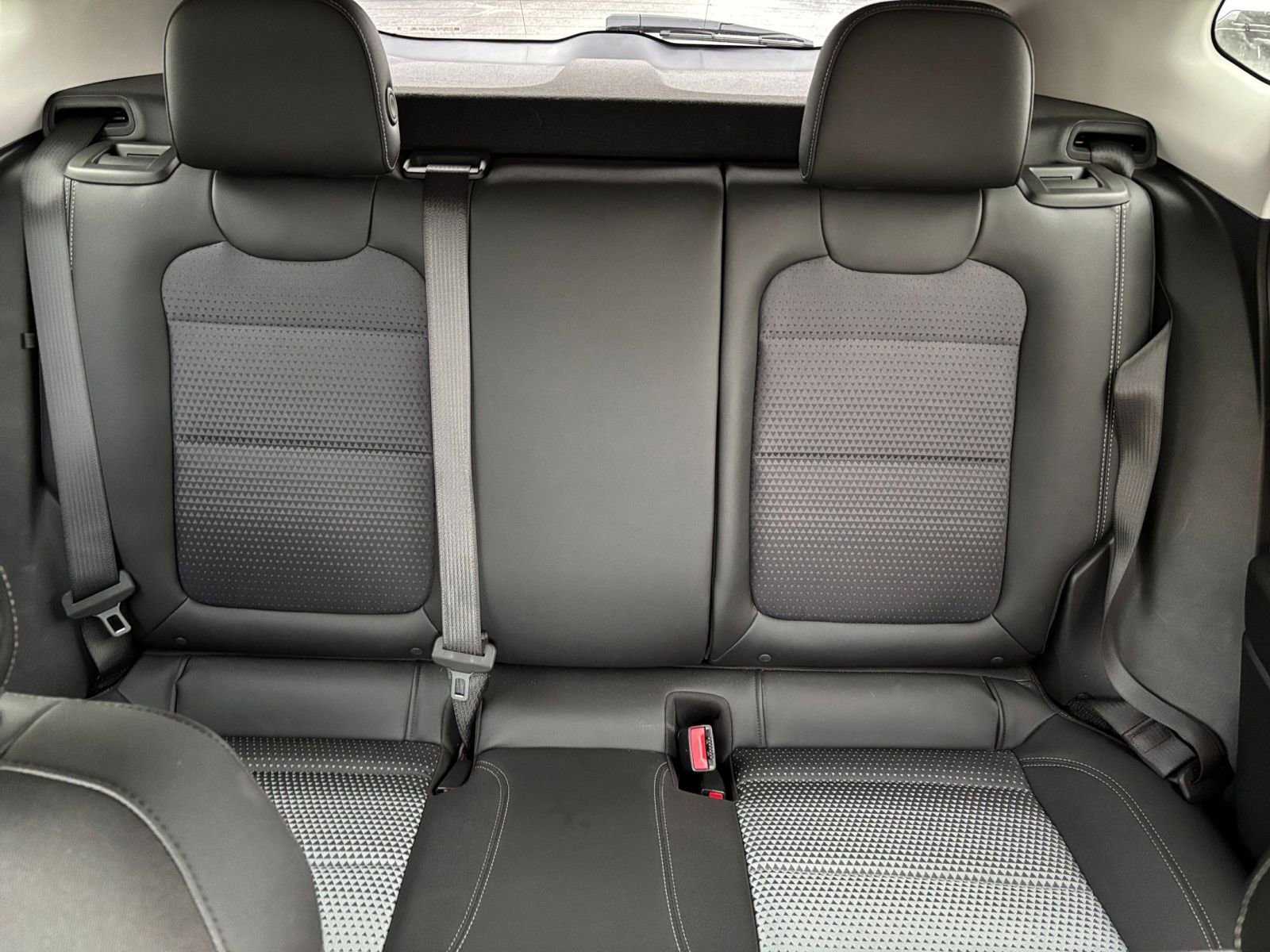 Used 2025 Chevrolet Trax LT image 32