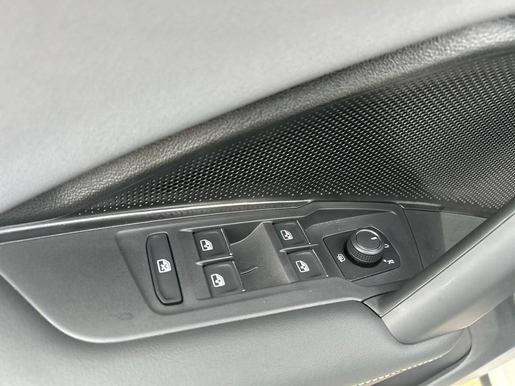 New 2026 Volkswagen Tiguan SE R-Line FWD image 52