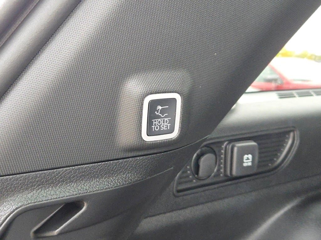 New 2025 Jeep Grand Cherokee Limited w/ MOPAR Finishing Package image 18