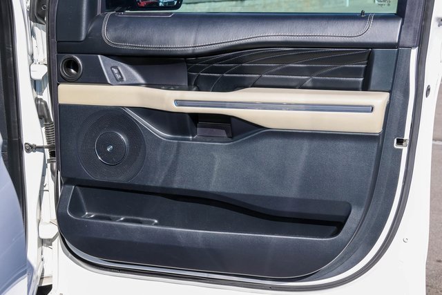 Used 2020 Ford Expedition Platinum image 18