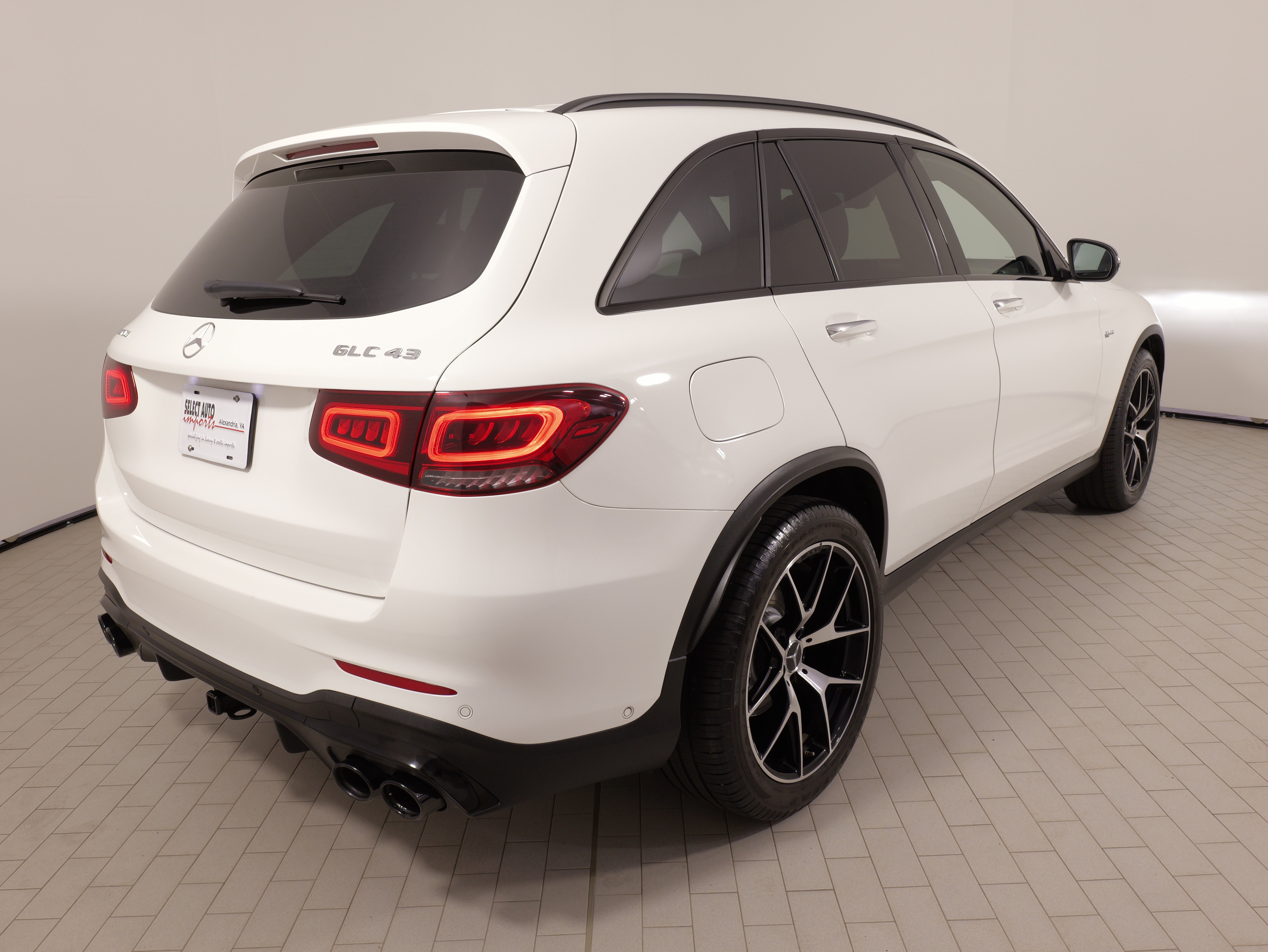Used 2022 Mercedes-Benz GLC 43 AMG 4MATIC image 11
