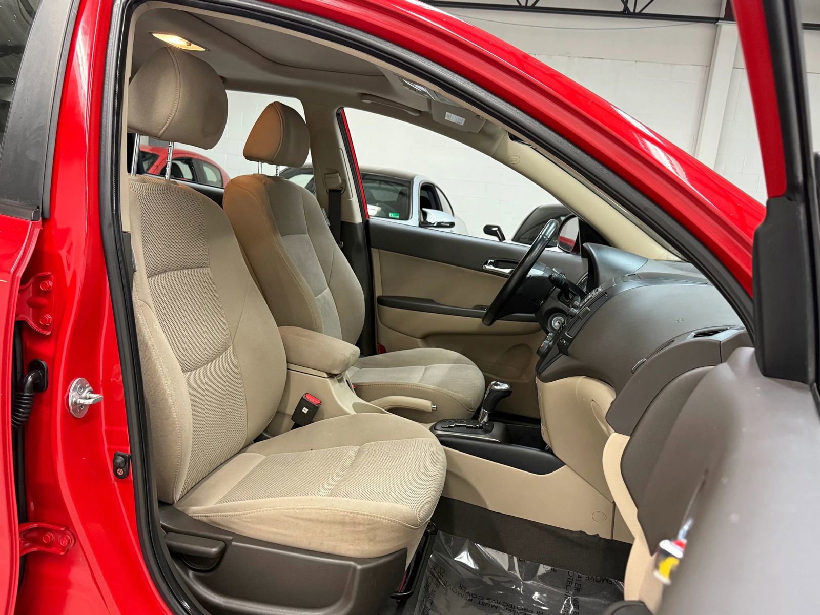 Used 2010 Hyundai Elantra SE image 25