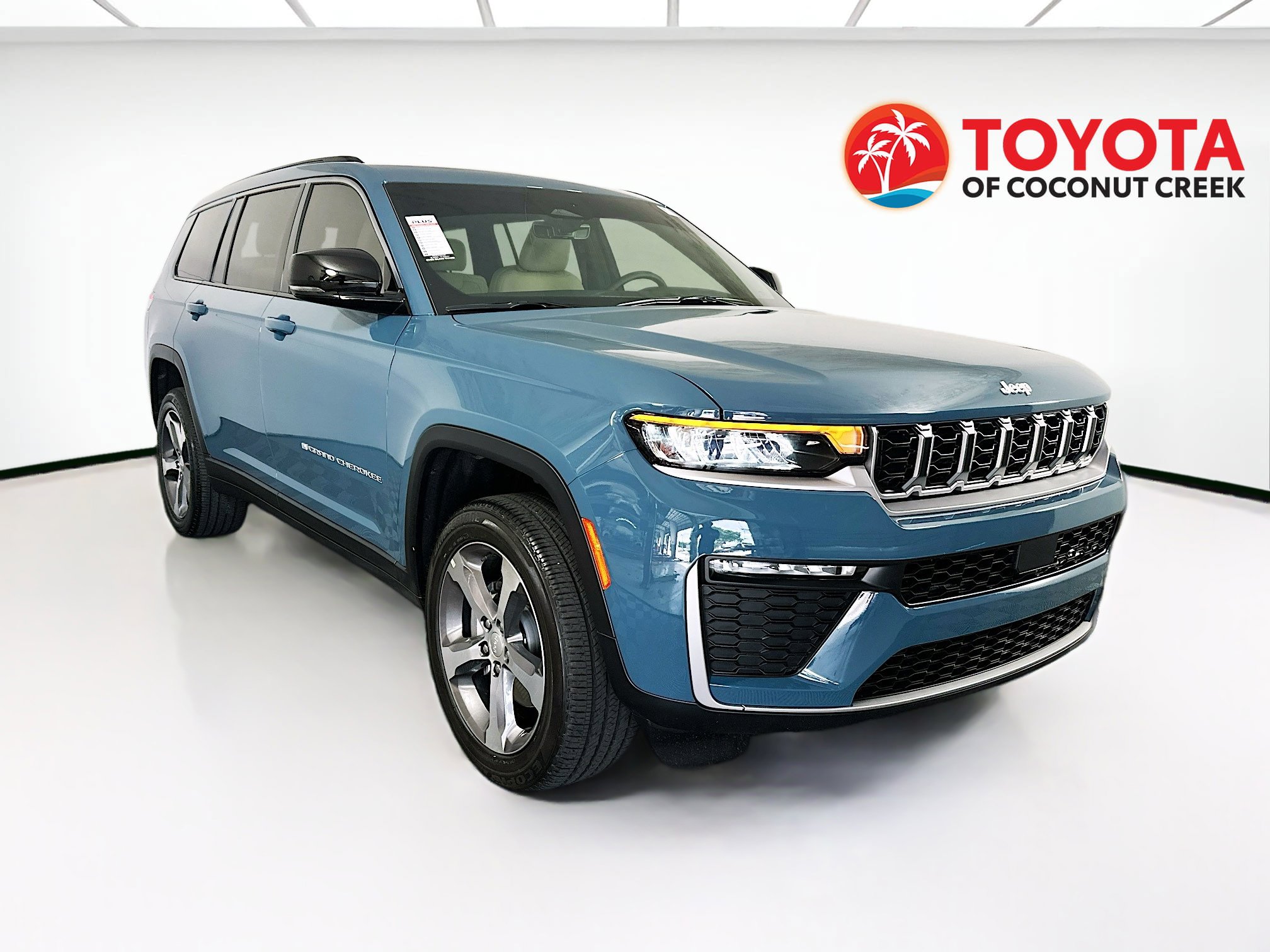Used 2026 Jeep Grand Cherokee L Limited RWD image 1