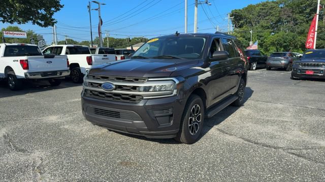 Used 2024 Ford Expedition XLT AWD/4WD image 2