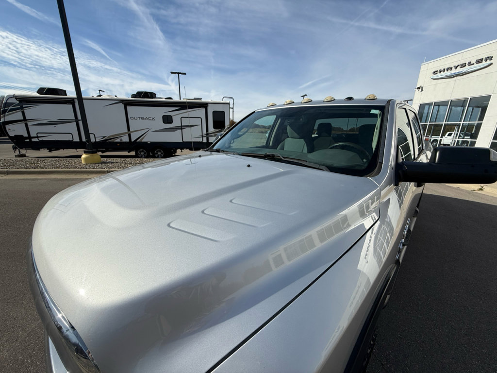 Used 2017 RAM 3500 Tradesman w/ Chrome Appearance Group image 9