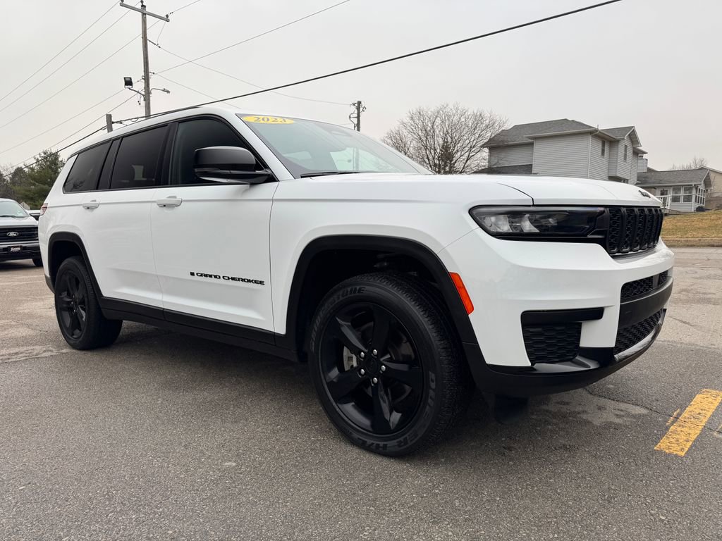 Used 2023 Jeep Grand Cherokee L Laredo AWD/4WD image 3