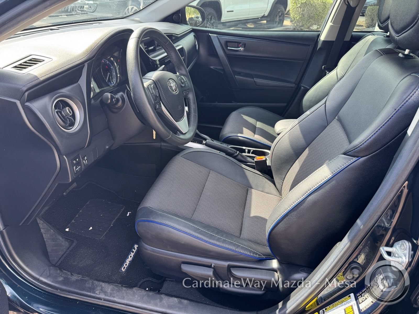 Used 2019 Toyota Corolla SE w/ Carpet Mat Package (TMS) FWD image 12