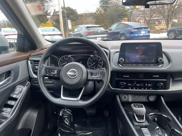 Used 2023 Nissan Rogue SV image 17