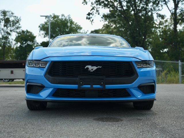 Used 2024 Ford Mustang Premium image 3