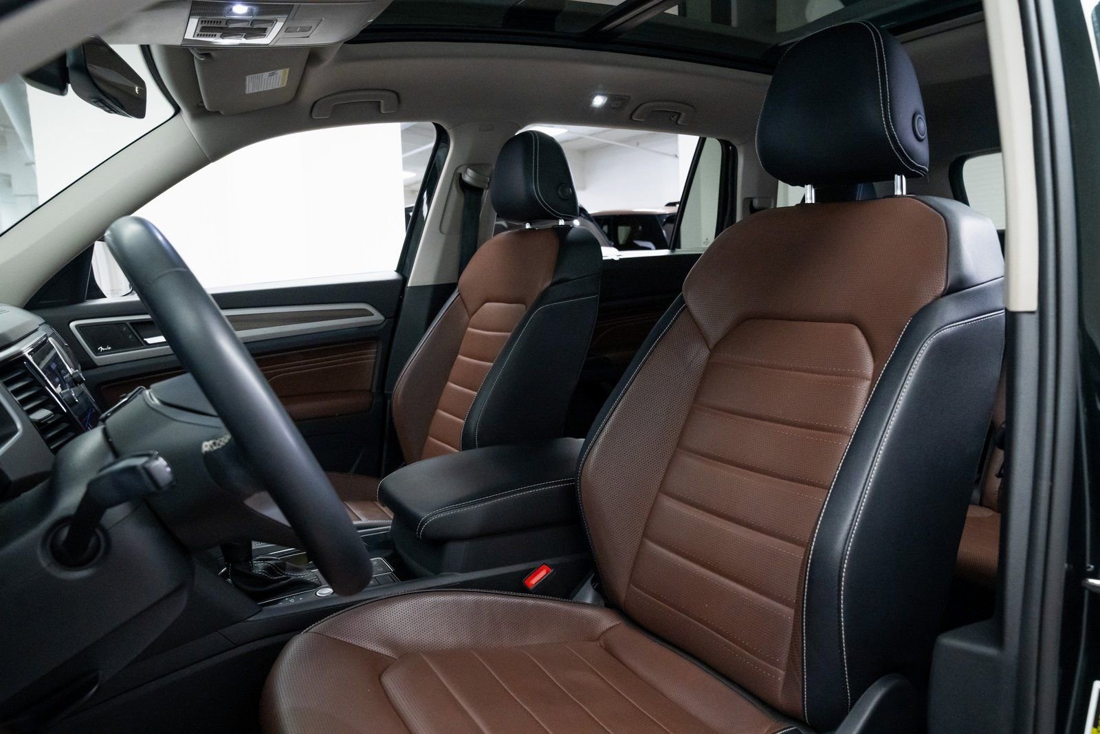 Used 2021 Volkswagen Atlas SEL Premium w/ Atlas Adventure Package image 18