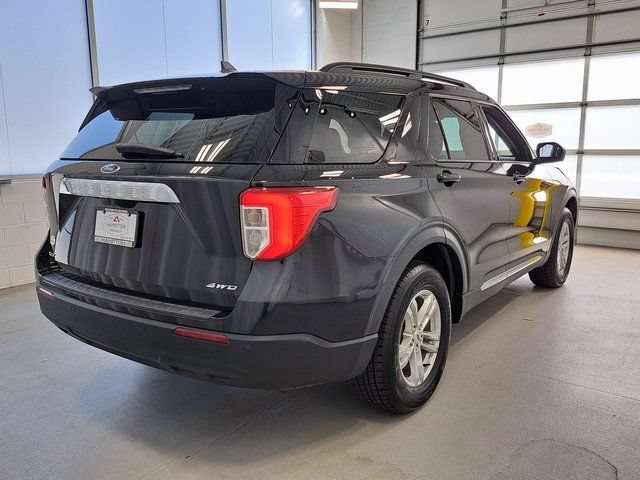 Used 2023 Ford Explorer XLT AWD/4WD image 5