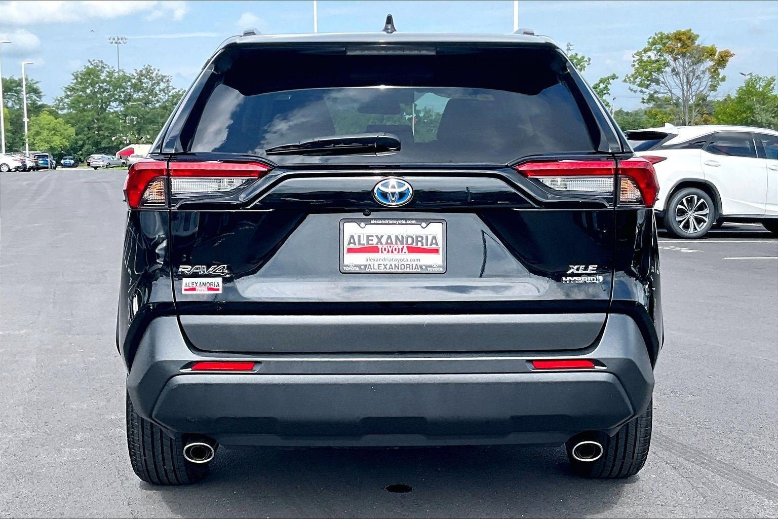 Used 2024 Toyota RAV4 XLE w/ Weather Package AWD/4WD image 4