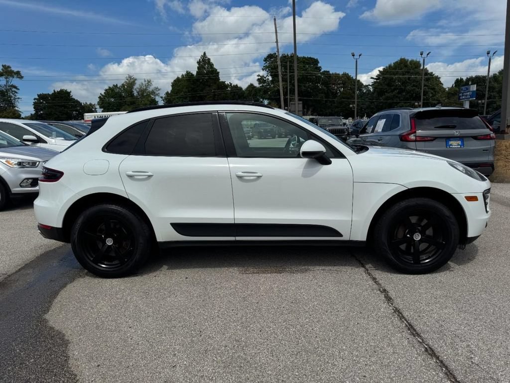 Used 2018 Porsche Macan AWD/4WD image 2