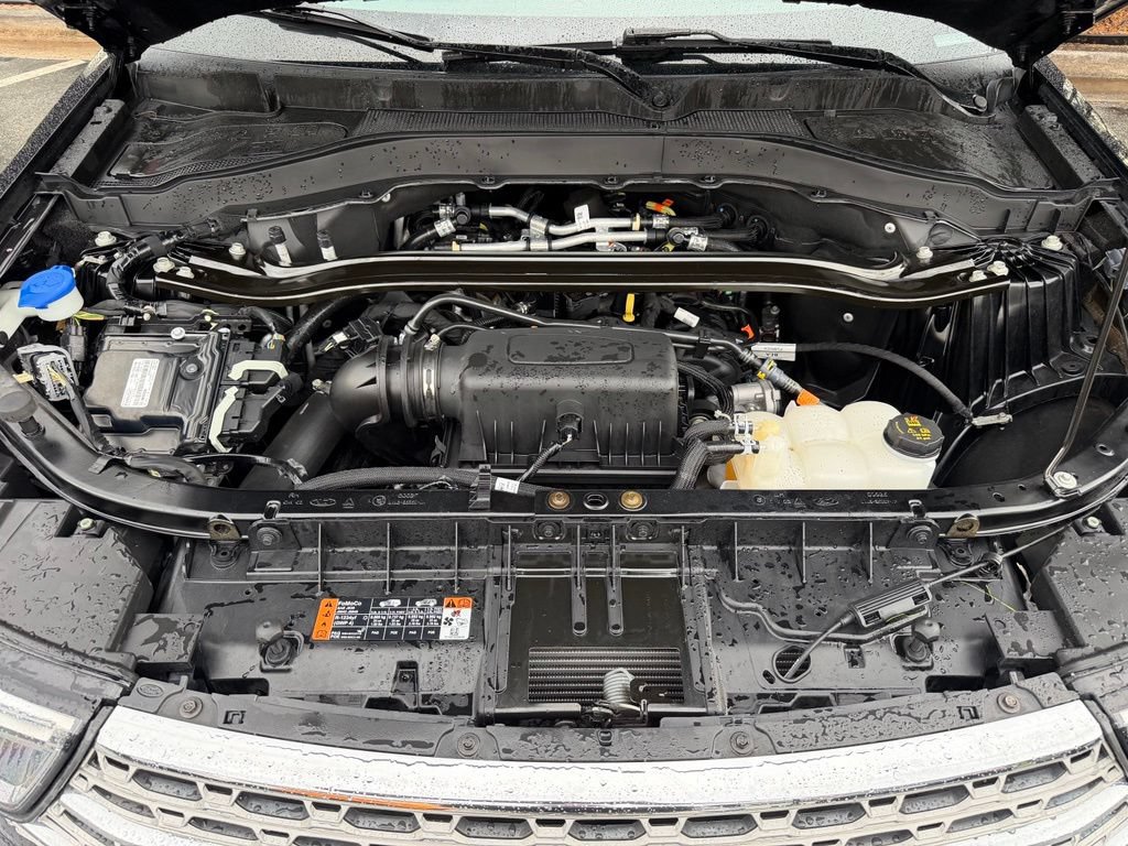 Used 2024 Ford Explorer Limited AWD/4WD image 6