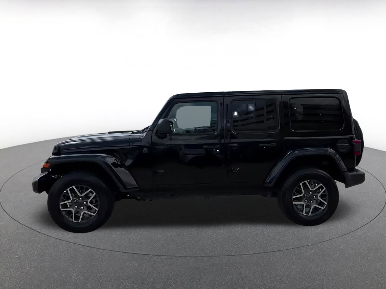Used 2025 Jeep Wrangler Sahara image 7
