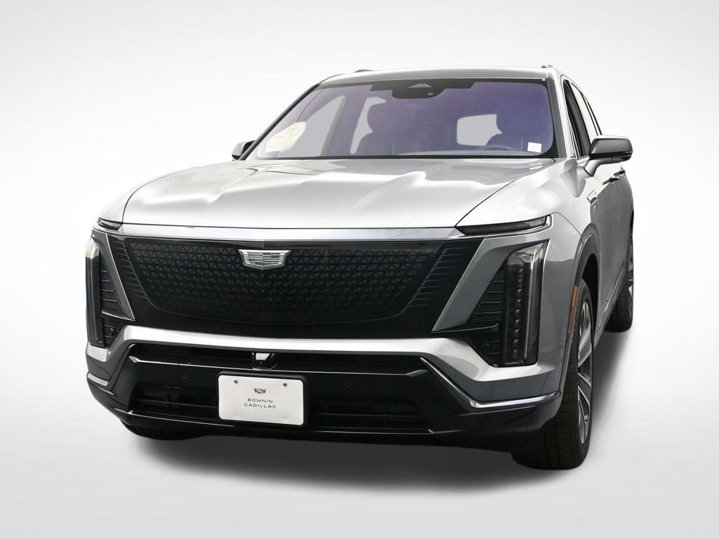 Used 2026 Cadillac Vistiq Luxury w/ LPO, Floor Liner Package AWD/4WD image 8