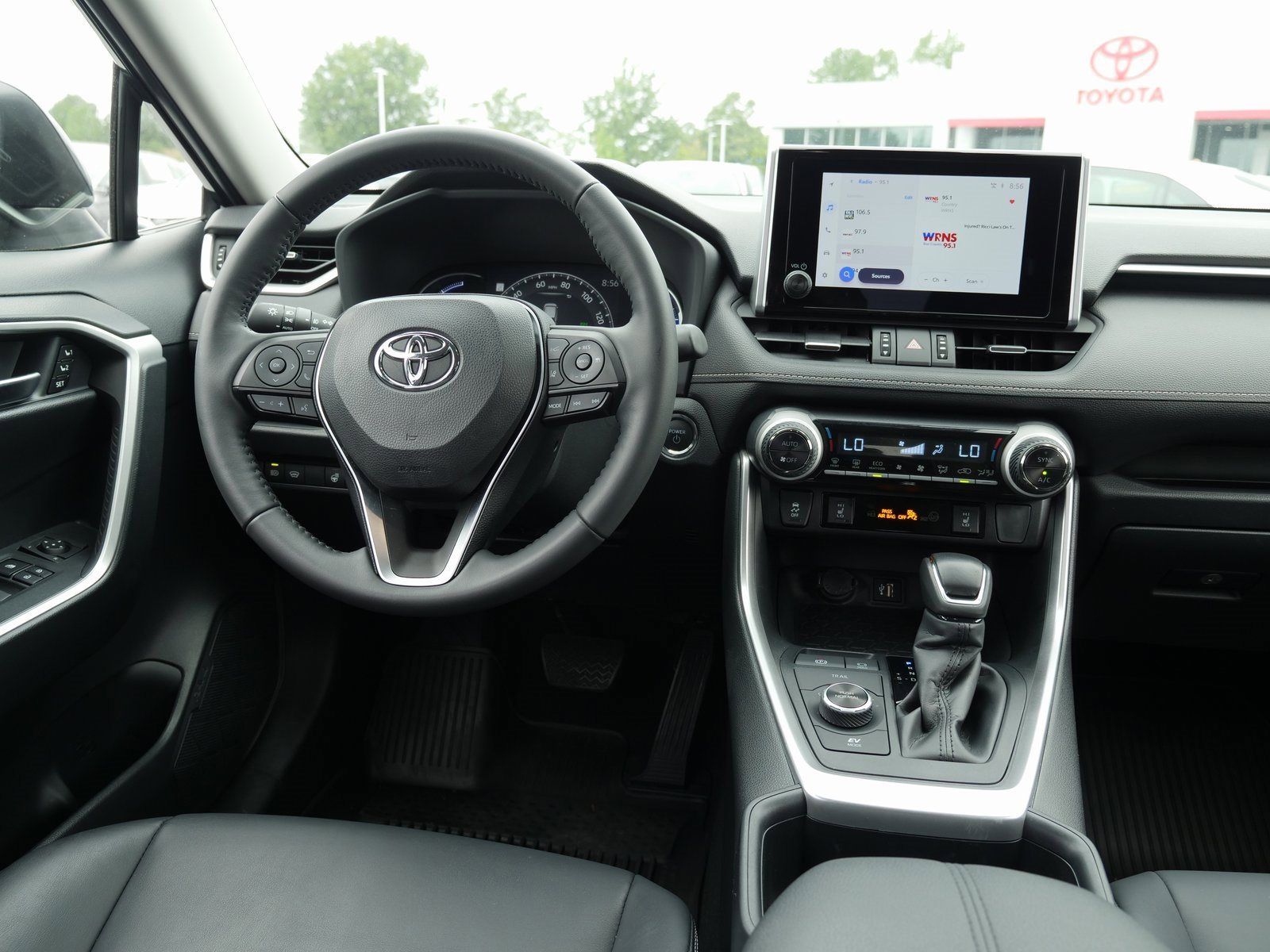 Used 2024 Toyota RAV4 XLE Premium image 17