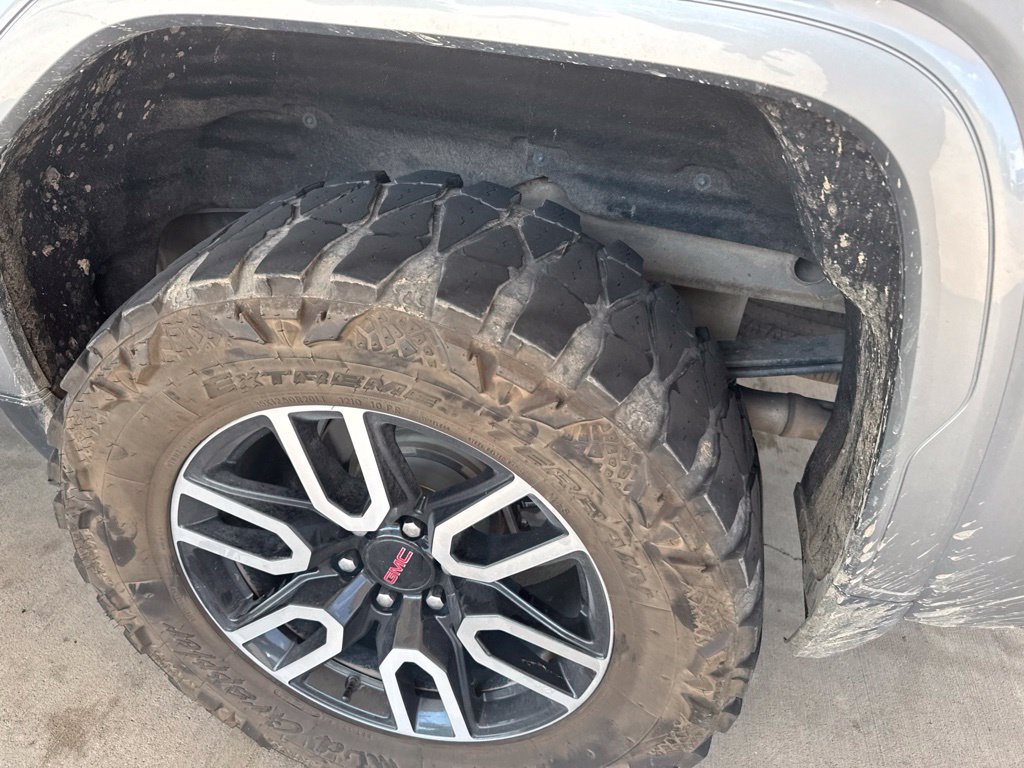 Used 2023 GMC Sierra 1500 AT4 w/ AT4 Premium Package AWD/4WD image 10