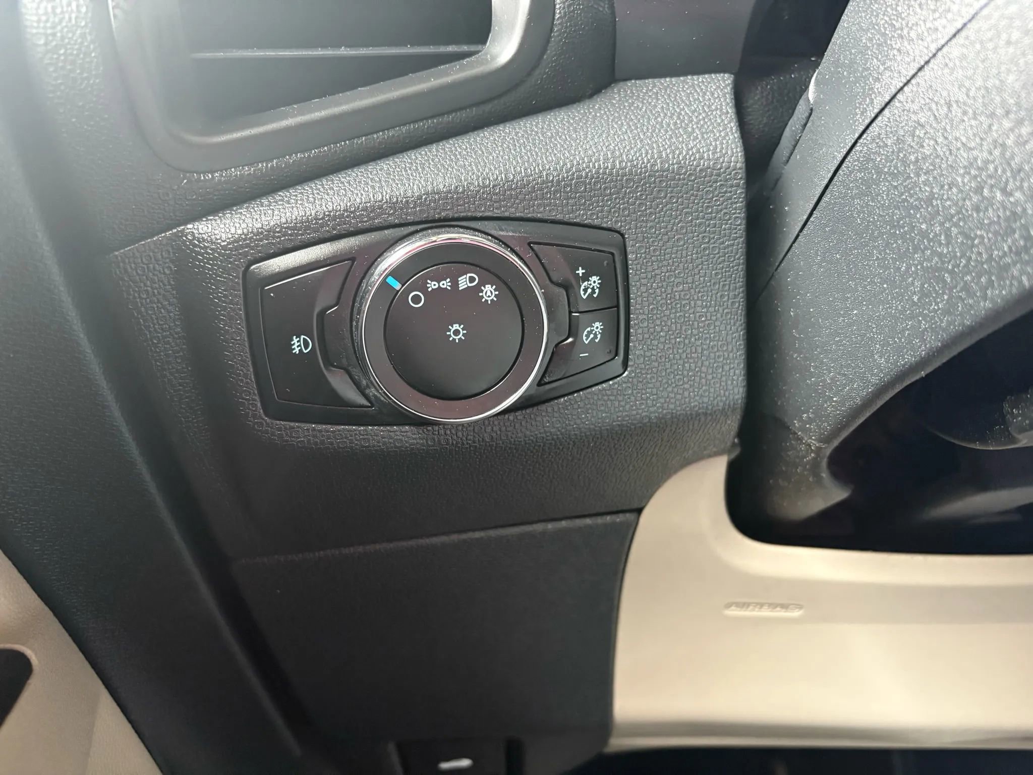 Used 2018 Ford EcoSport SE w/ SE Convenience Package image 79