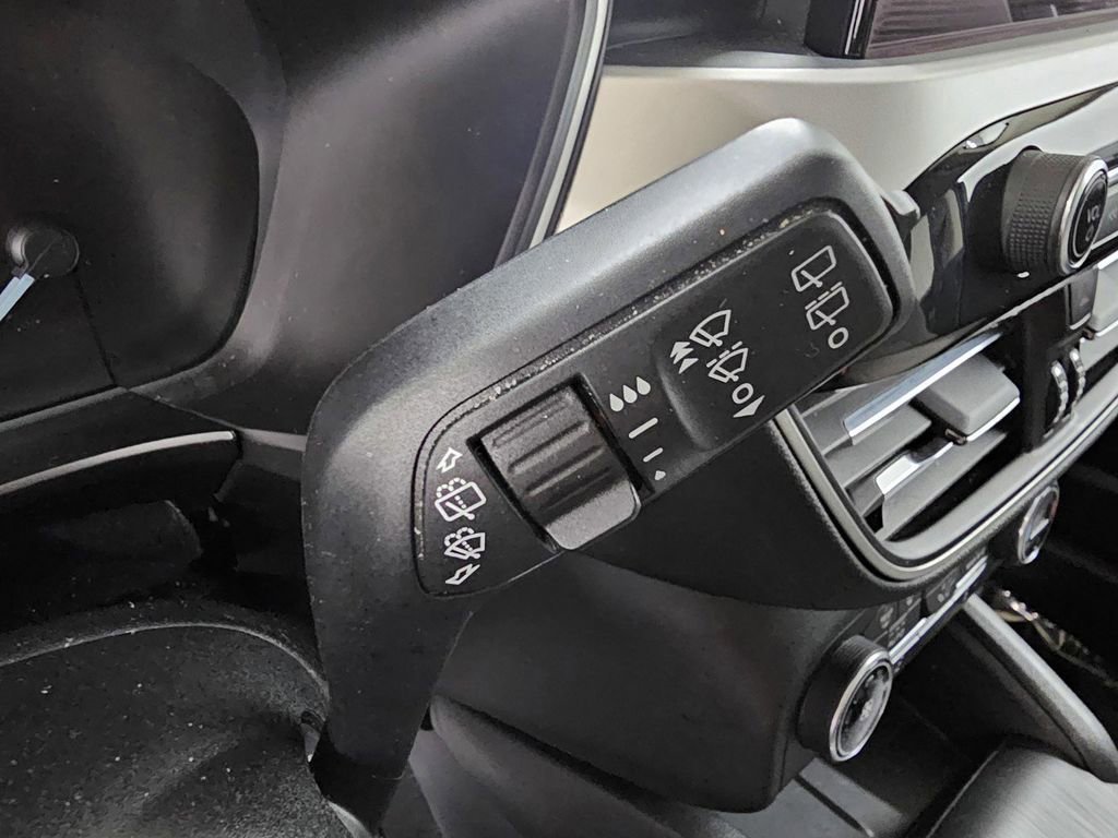 Used 2020 Ford Escape SE FWD image 31