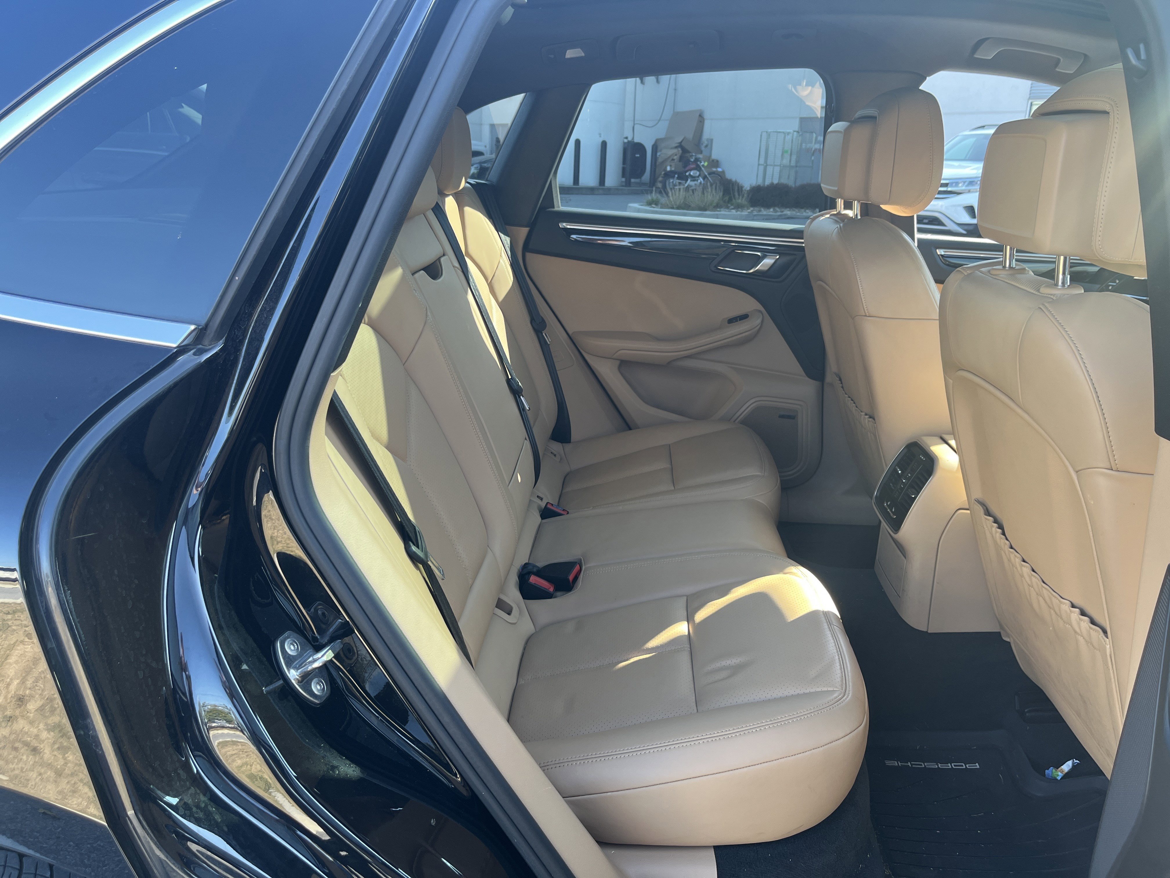 Used 2017 Porsche Macan S image 16