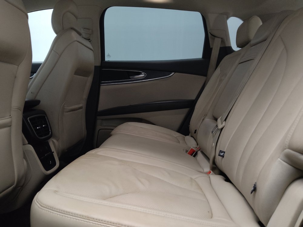 Used 2016 Lincoln MKX Reserve w/ Technology Package FWD image 18