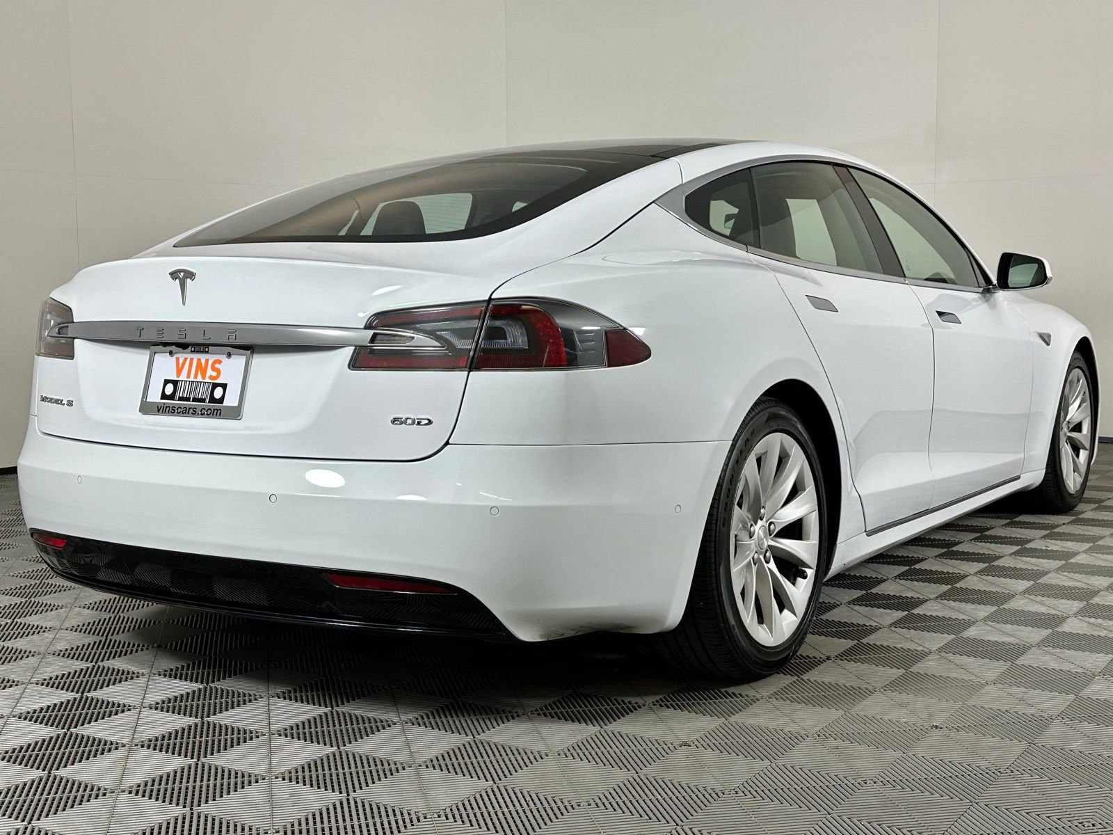 Used 2016 Tesla Model S 75D image 4