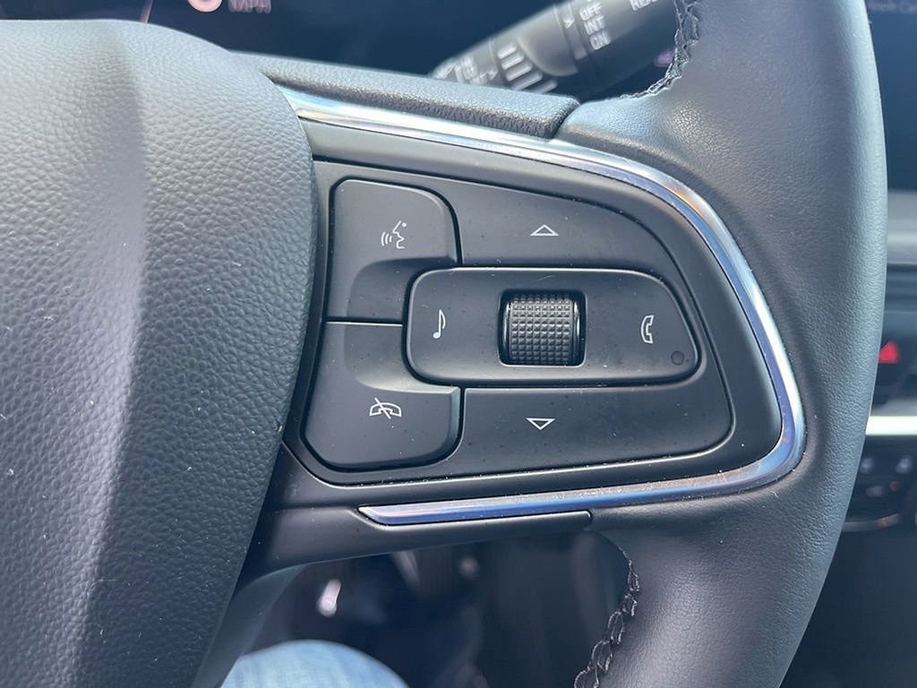 Used 2024 Buick Encore GX Sport Touring FWD image 37