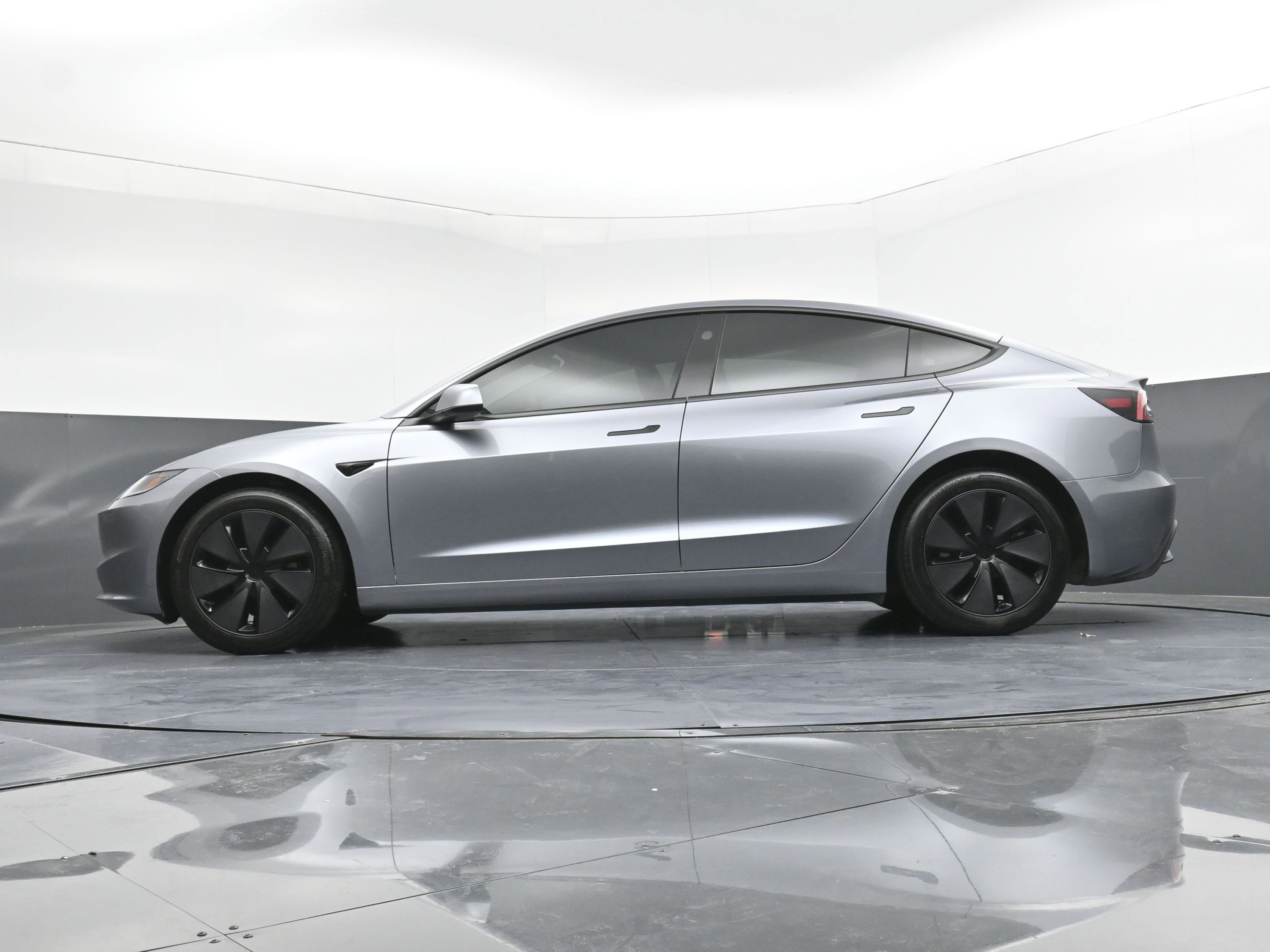 Used 2025 Tesla Model 3 Long Range image 28