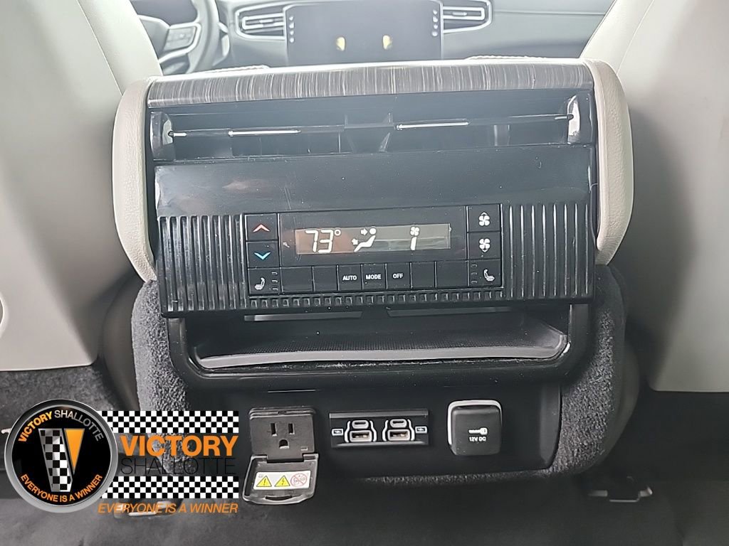 Used 2023 Jeep Wagoneer Series III w/ Preferred Equipment Group image 25