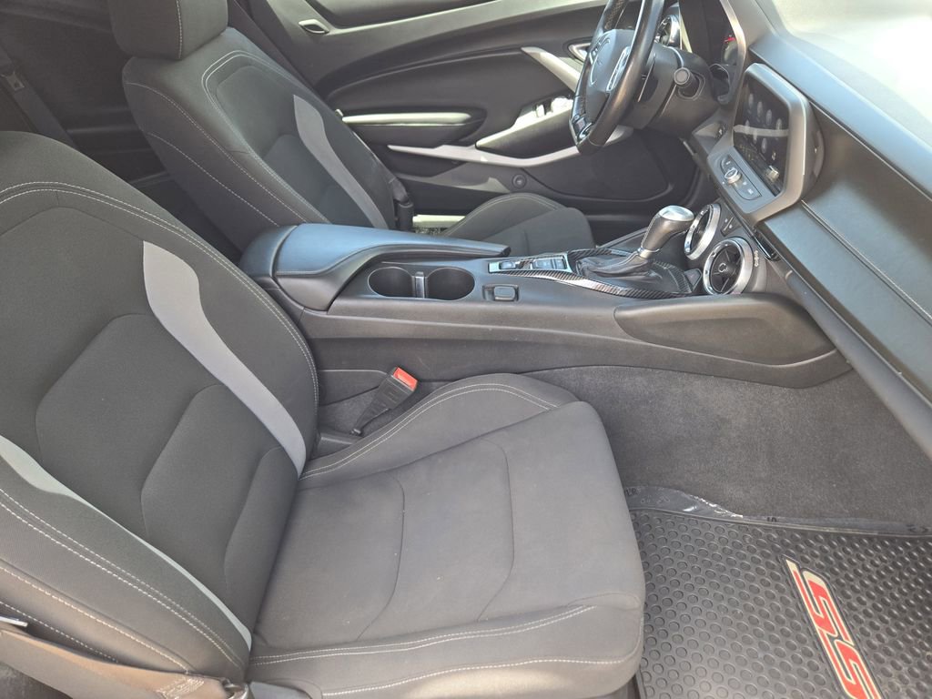 Used 2020 Chevrolet Camaro SS RWD image 9