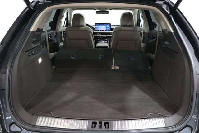 Used 2022 Lincoln Nautilus Reserve w/ Luxury Package AWD/4WD image 36