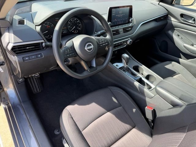 Used 2025 Nissan Altima 2.5 S image 11