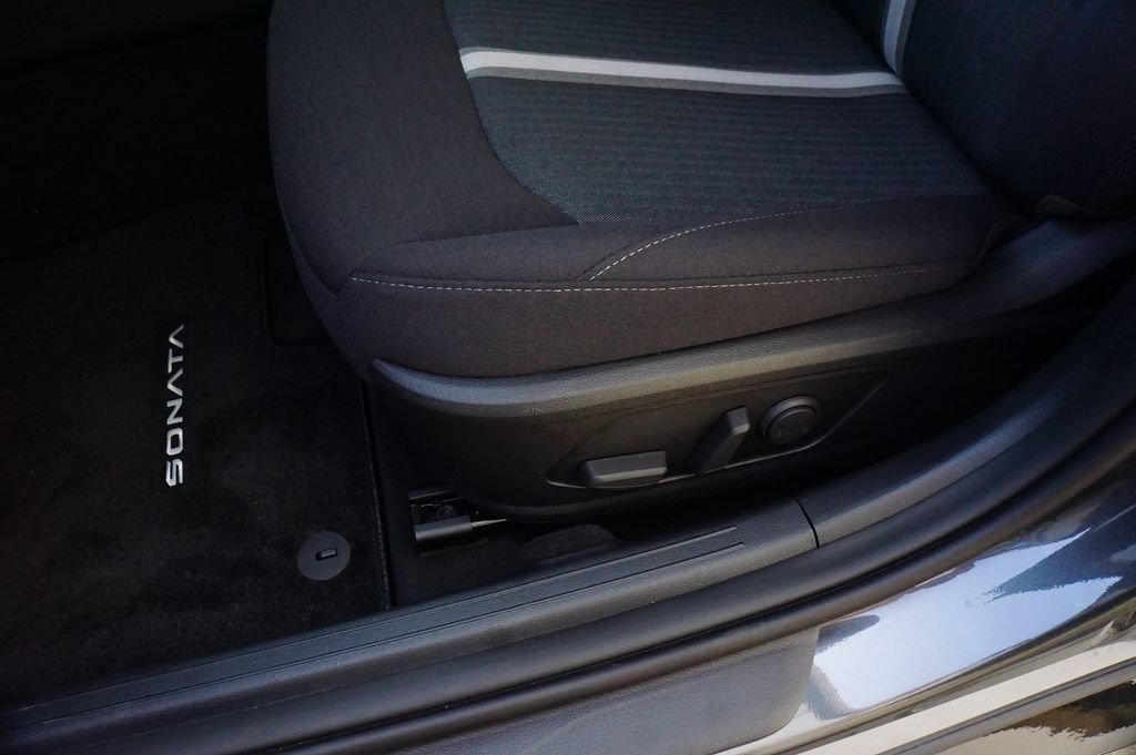 New 2026 Hyundai Sonata SEL FWD image 17