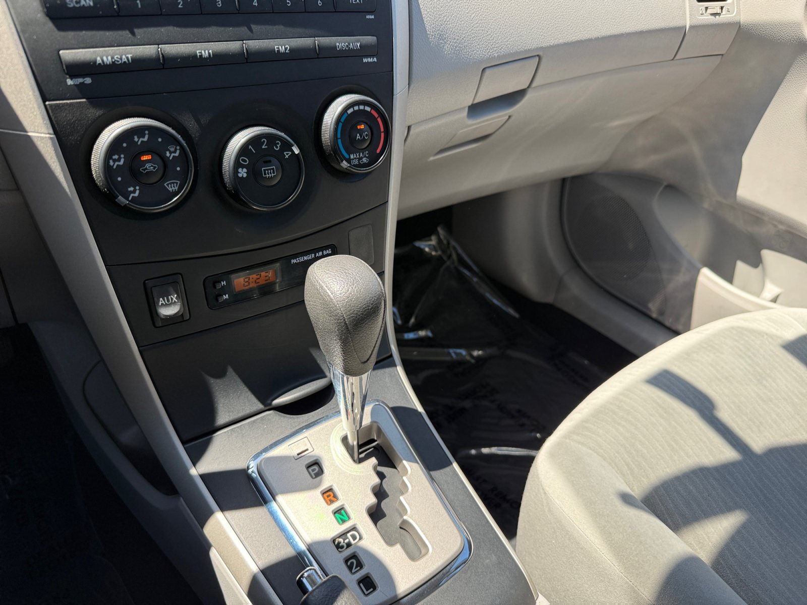 Used 2010 Toyota Corolla LE FWD image 13