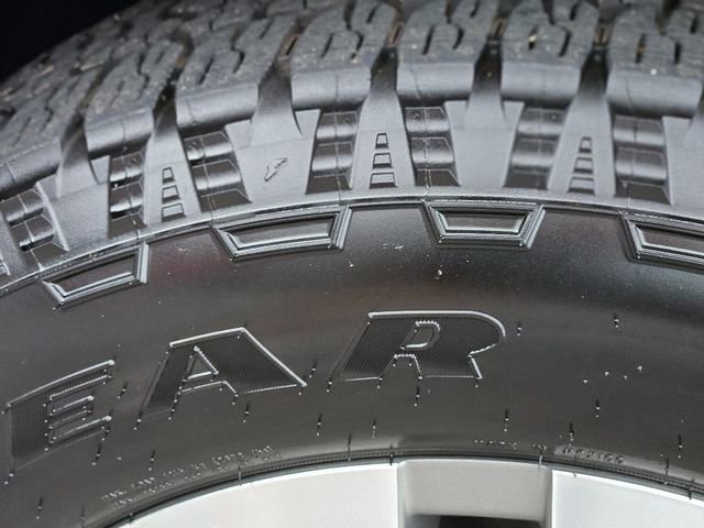 Used 2024 Chevrolet Silverado 1500 High Country w/ Technology Package image 11