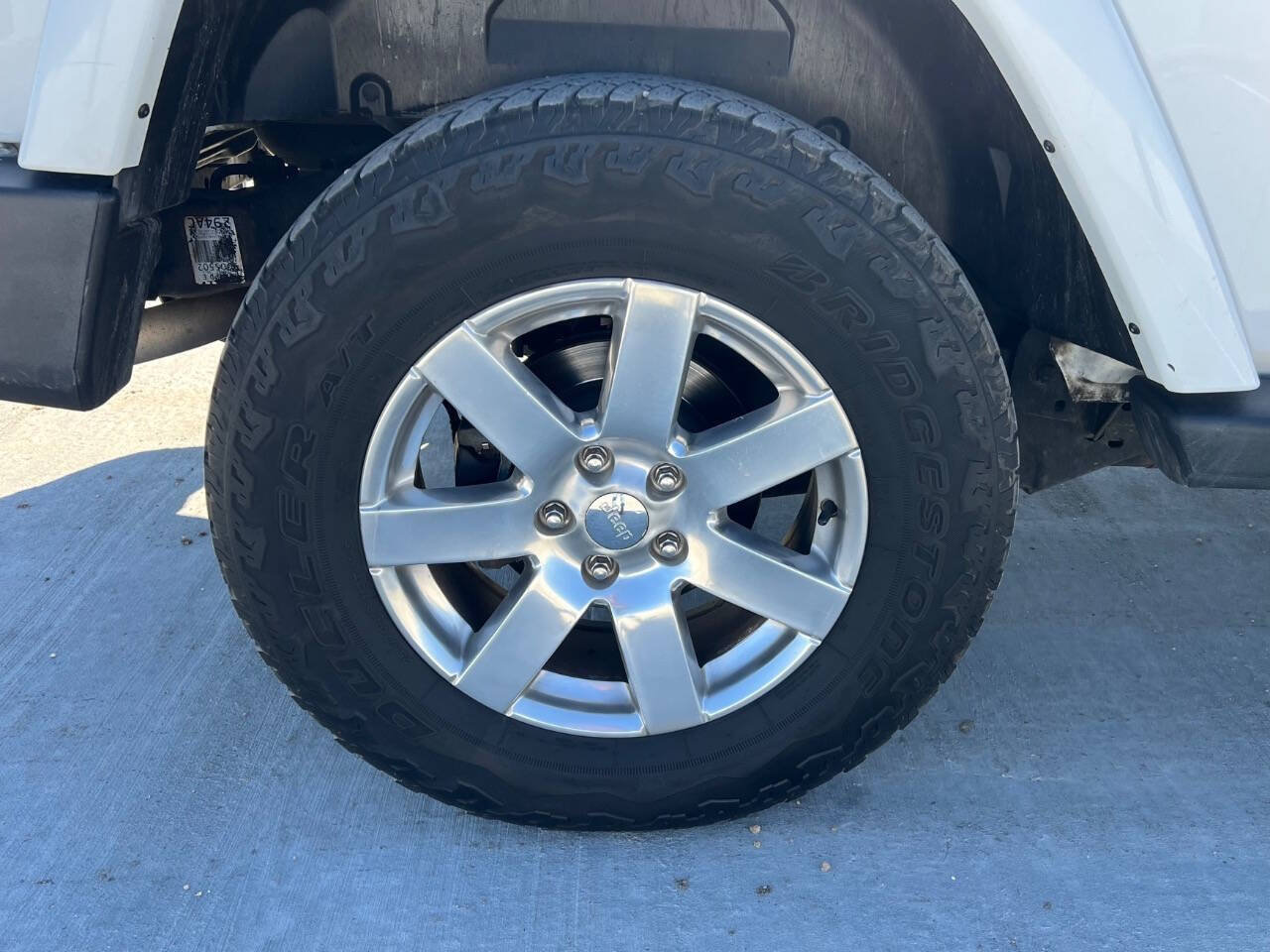 Used 2013 Jeep Wrangler Sahara w/ Connectivity Group AWD/4WD image 18