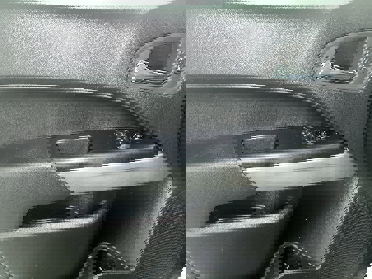 Used 2022 Chevrolet Colorado LT w/ Fleet Safety Package image 13