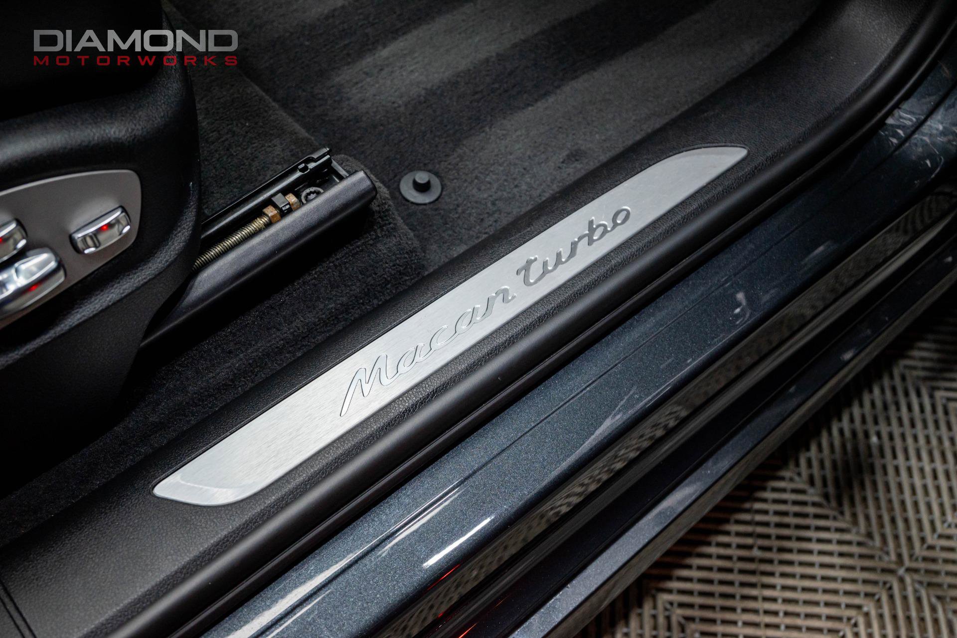 Used 2018 Porsche Macan Turbo image 19